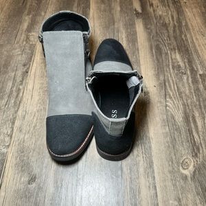 Guess chelsea boots SZ 10